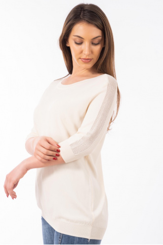 Дамска блуза от фино плетиво в цвят екрю с лента ламе на ръкава