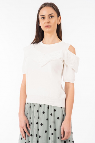 Дамска блуза от фино плетиво в бяло с ефектна харбала