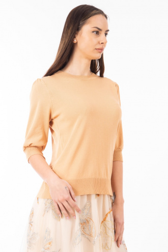 Дамска блуза от фино плетиво в пастелно оранжево с декорация копчета на гърба