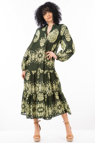 Дълга рокля в зелено с принт листа и етно орнаменти