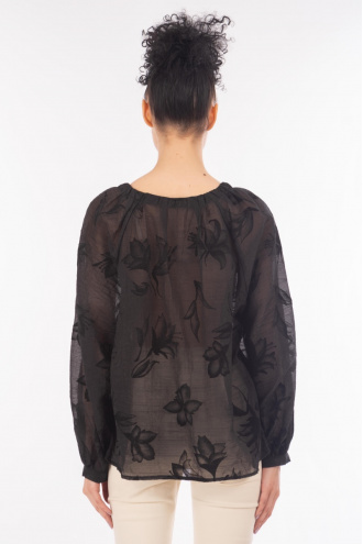 Дамска ефирна блуза в черно с принт черни цветя