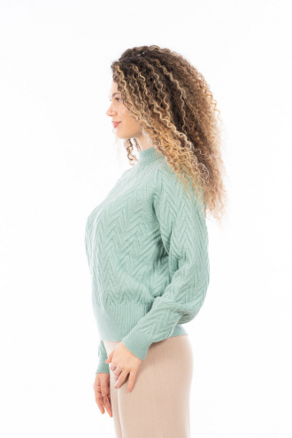 Дамски пуловер от едро плетиво ментово зелено с релефна вертикална плетка