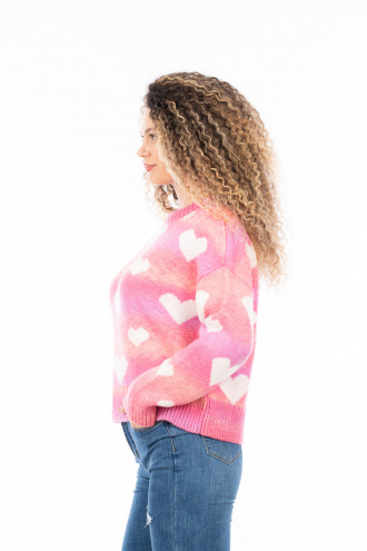 Дамски пуловер в розово с принт бели сърца