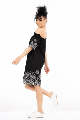 Къса рокля от памук в черно бяла етно бродерия
