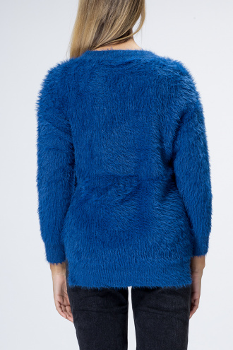 Пухен пуловер с издължен гръб в синьо