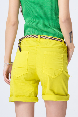 Дамски къс панталон в цвят къри