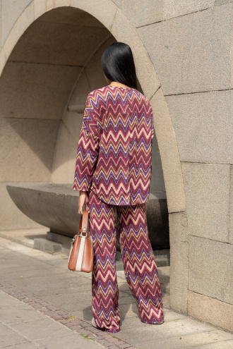 Дамски комплект с блуза и панталон в лилава циклама с лъскава нишка