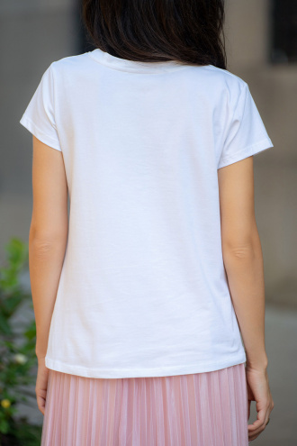 Дамска тениска в бяло с принт жена на оранжев фон