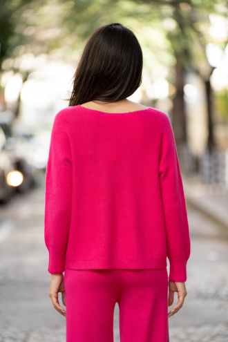 Дамски плетен пуловер в розово със сърце от ресни