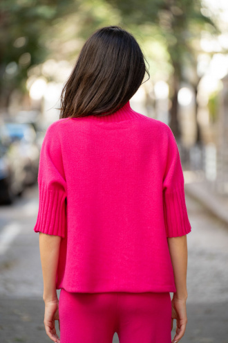 Дамски пуловер в цикламено розово с поло яка