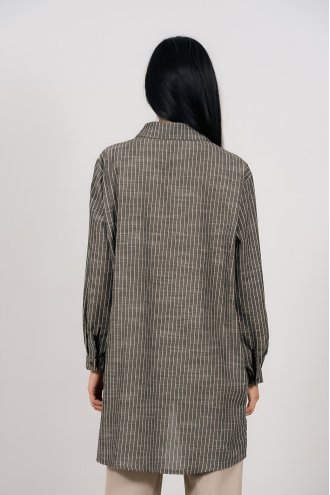 Дамска оувърсайз риза от лен в сиво с вертикално бежово райе