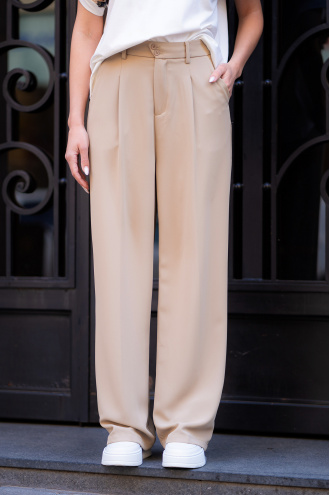 Дамски прав елегантен панталон в бежово с два джоба и басти