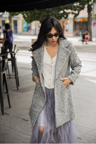 Дамско елегантно палто от букле в сиво