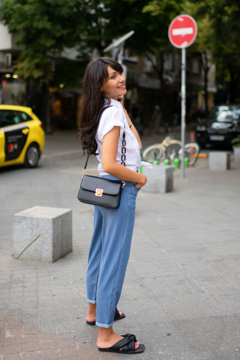 Дамски широки дънки от фин памук в светлосиньо