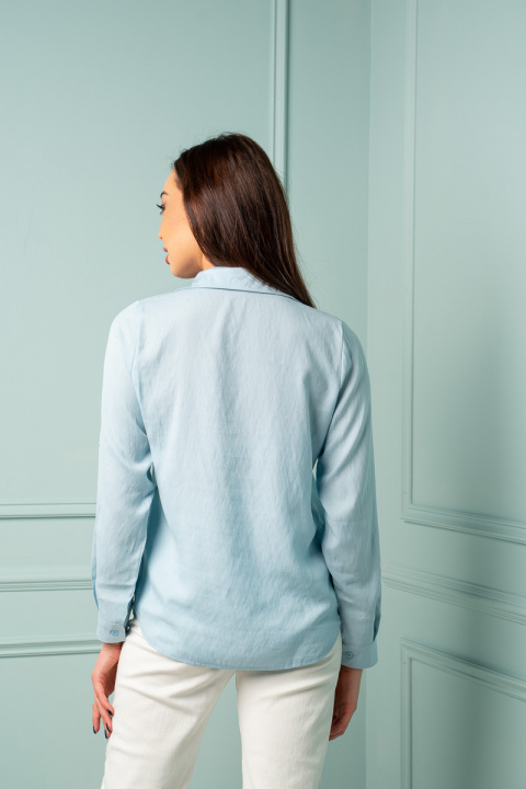 Дамска блуза от вискоза в светлосиньо с джобове отпред