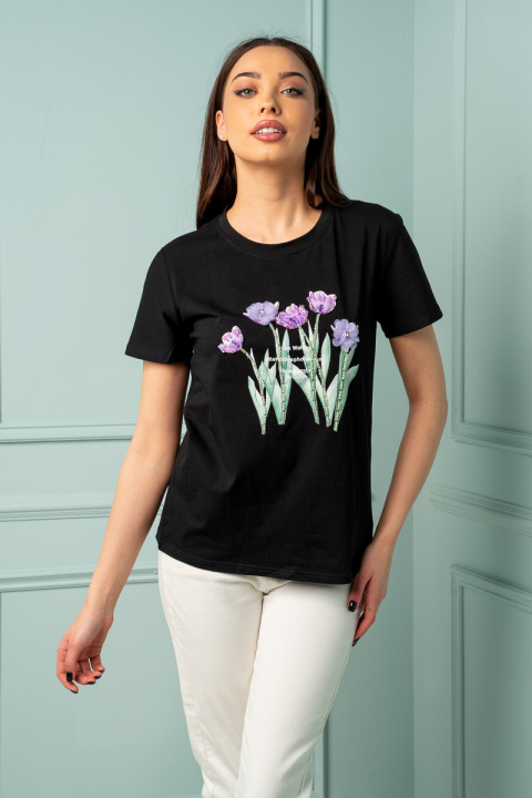 Дамска блуза в черно с 3д цветя от лилав тюл и пайети