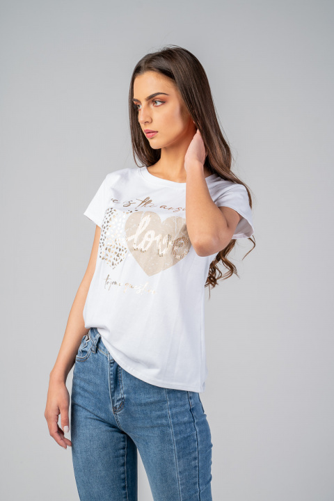 Дамска тениска в бяло с щампа сърца с пайети в бежово и златисто