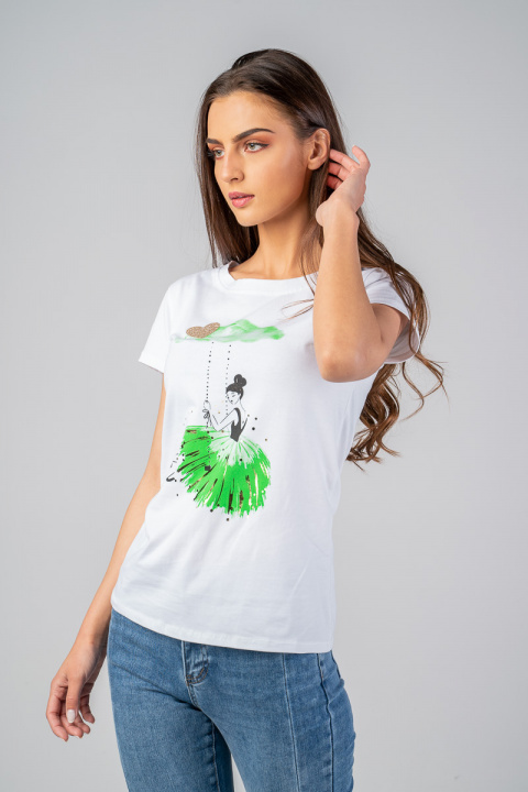 Дамска тениска в бяло с щампа зелена балерина
