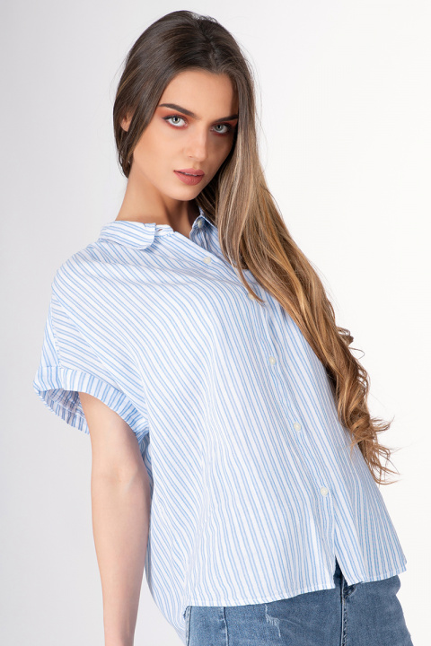 Дамска риза с къс ръкав в бяло и синьо райе