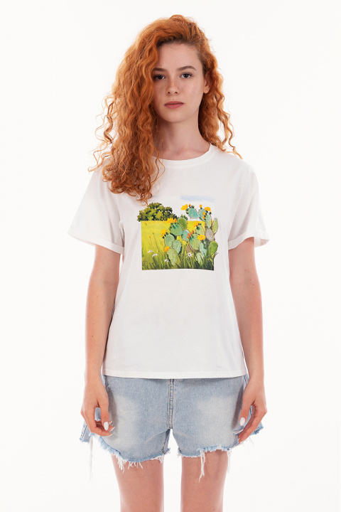 Дамска тениска в бяло с щампа кактуси
