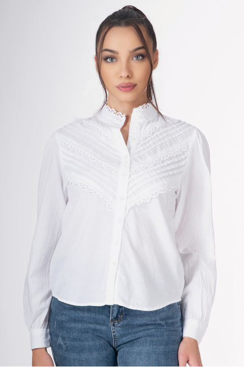 Дамска бяла риза от памук с нежна бродерия