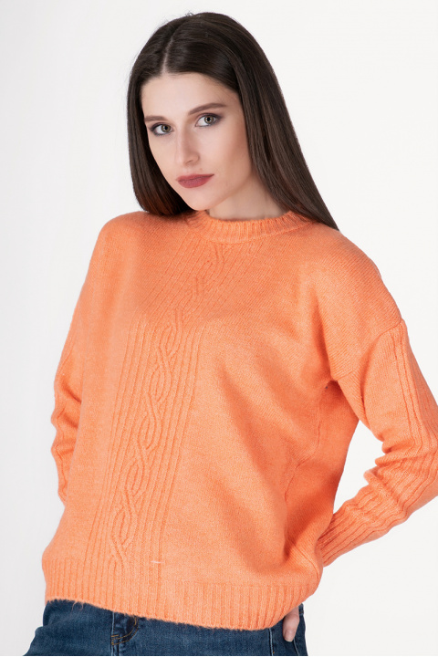 Дамски пуловер в оранжево с плетеница отпред