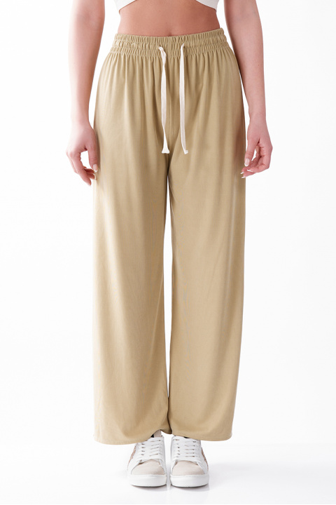 Дамски панталони в зелено със широк ластик и връзка