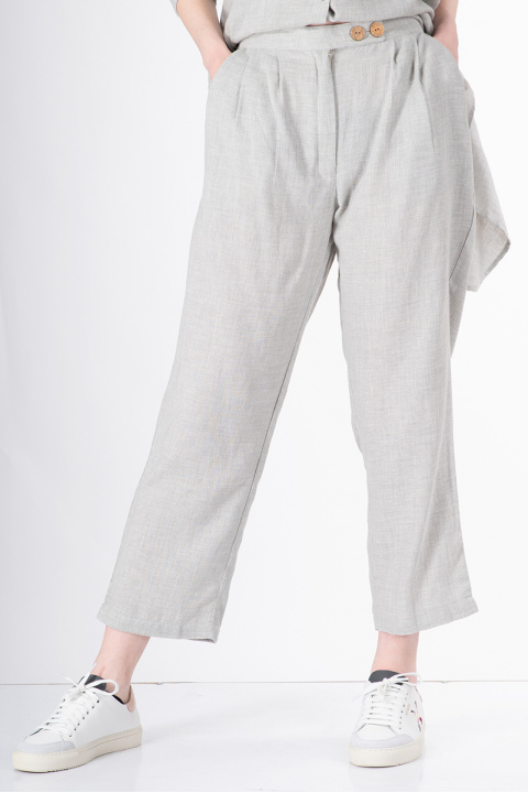 Дамски комплект в сиво с ефектна бродерия на гърба