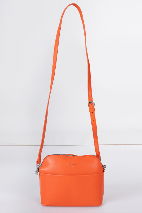 Дамска чанта в цвят оранжево