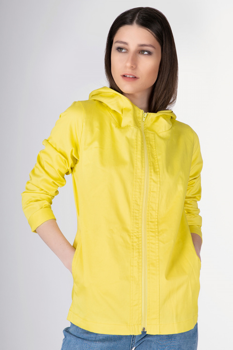 Дамско яке в жълто с емблема на джоба