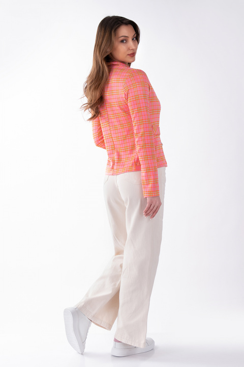 Дамско сако от трико в розово с принт каре