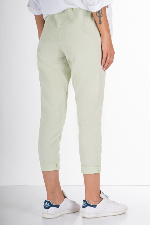Дамски панталон от тънък памук в бледо зелено
