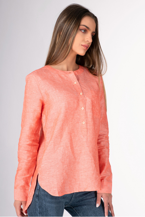 Дамска риза в корал с издължен гръб