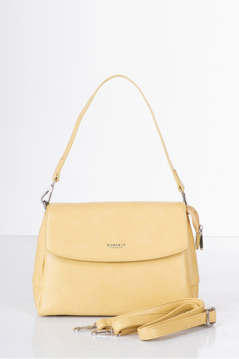 Дамска чанта в бледо жълт цвят
