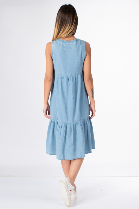 Дамска рокля в светъл деним с копчета