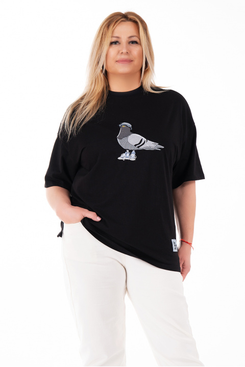 МАКСИ тениска в черно с бродиран гълъб с кецове