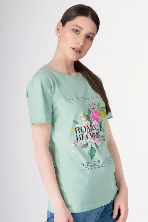 Дамска тениска в светлозелено щампа цветя