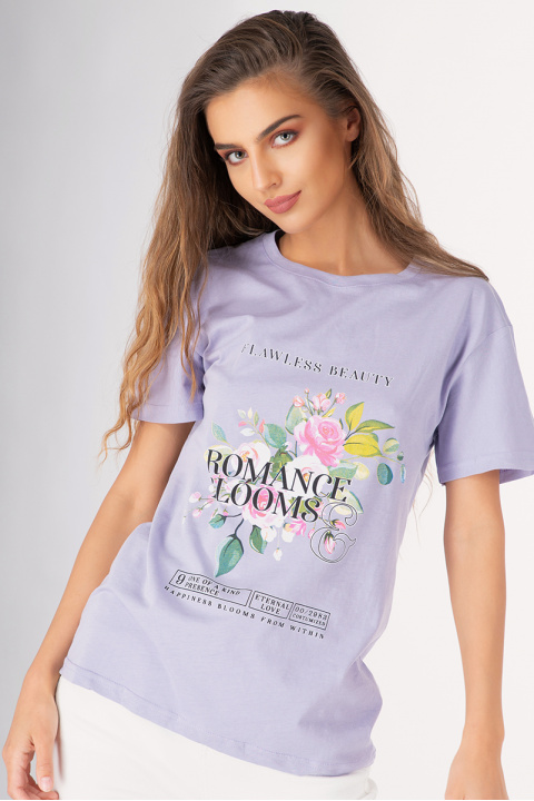 Дамска тениска в светлолилаво щампа цветя