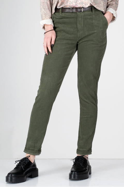Дамски панталон от рипсено кадифе в зелено