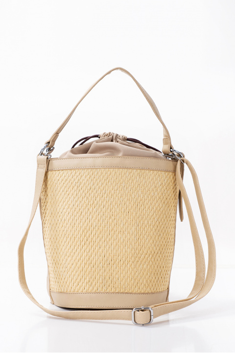 Малка плетена чанта в бежово от текстил и еко кожа