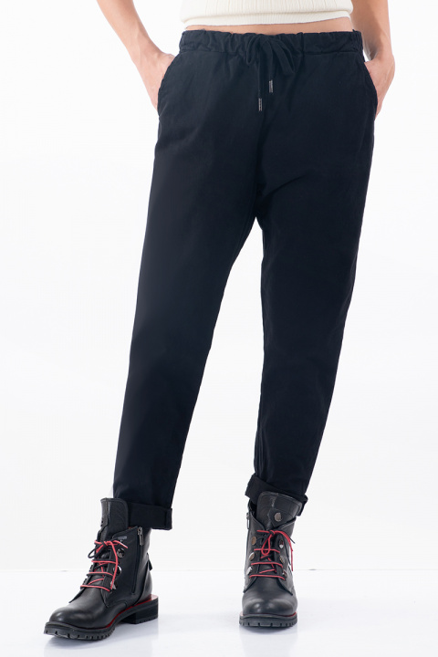 Дамски памучен панталон с връзка в черно
