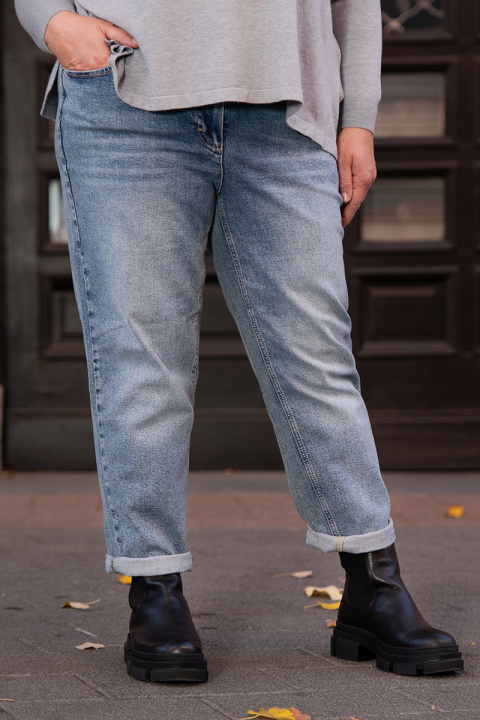 МАКСИ ретро дънки в светлосиньо с ластик в талията