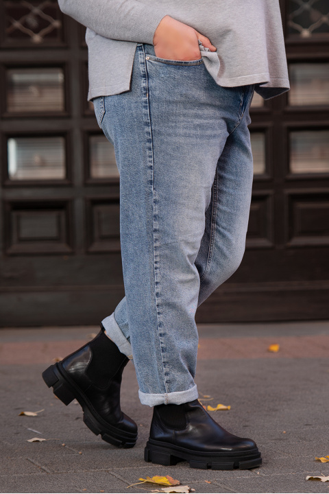 МАКСИ ретро дънки в светлосиньо с ластик в талията