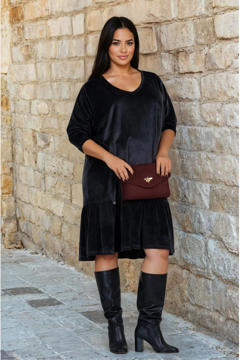 МАКСИ кадифена рокля в черно със свободна кройка