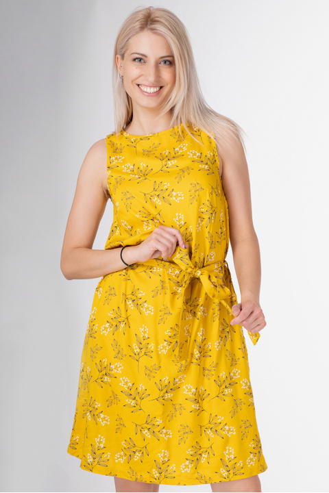 Ефирна рокля в жълто с колан на талията