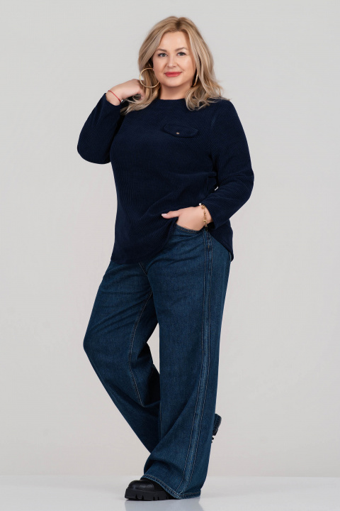 МАКСИ блуза в тъмносиньо от плътна релефна материя с декоративен джоб с капак