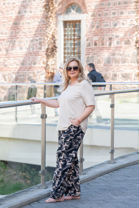 МАКСИ широк ефирен панталон в черно с бежов принт