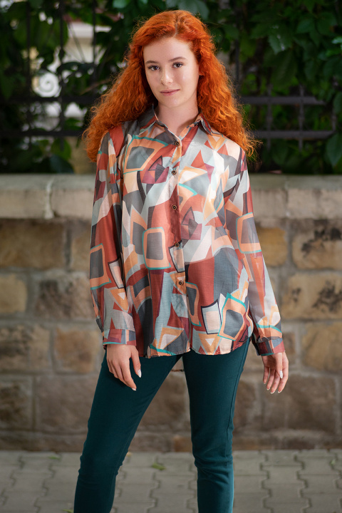 Дамска ефирна риза с многоцветен геометричен принт