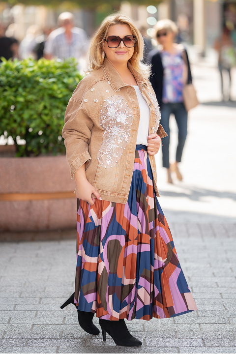 МАКСИ дънково яке в светлокафяво с бродирана апликация