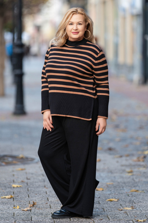 Макси пуловер от фино плетиво в черно с кафяво райе